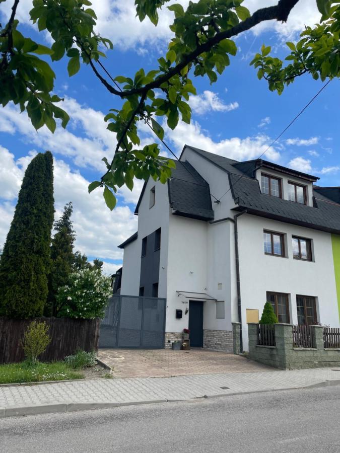 Apartment Dubnica Prejta 3 Dubnica nad Váhom 外观 照片